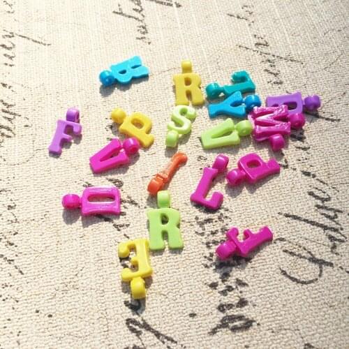 Wholesale 17MM Colorful Acrylic Letters Charms Beads 2600pcs/Lot DIY Jewelry Findings Ornament Accessory Palstic Alphabet Beads