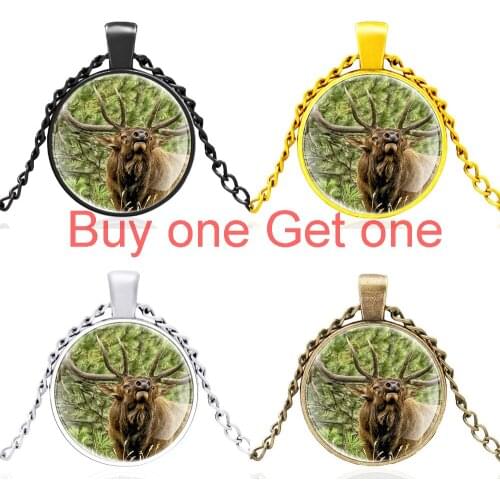 Classic Elk Elaphurus Davidianus Design Glass Dome Fashion Pendant Necklace Men Women Jewelry Gifts