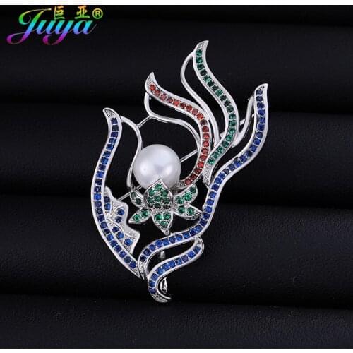 Newest Design Personal Tailor Micro Pave Zircon Pearls Rhinestone Crystal Lotus Finger Women Christmas Gift Sweater Brooches
