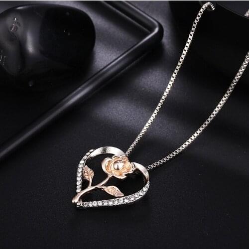 Love Rose Necklace With Crystal Rhinestone For Women Elegant Fashion Color Romantic Valentine Gift Wedding Jewelry Necklace 2021