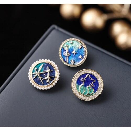 Cute Cat Pearl Magnet Brooch Crystal Enamel Starry Hijab Pins Cardigan Suit Collar Pin Fashion Brooches for Women Jewelry Gifts