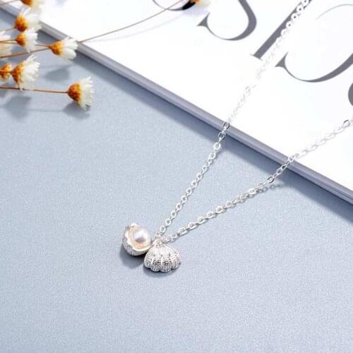 Elegant Silver Color Shell Shape Pendant Necklace Pearls Choker Necklaces for women Fashion Jewelry Gift for Girlfriend YNC103