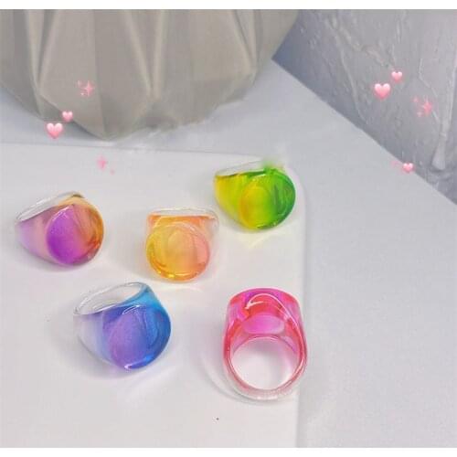 Colorful Transparent Acrylic Resin Gradient Geometric Circle Rings for Women Girls Party Travel Jewelry
