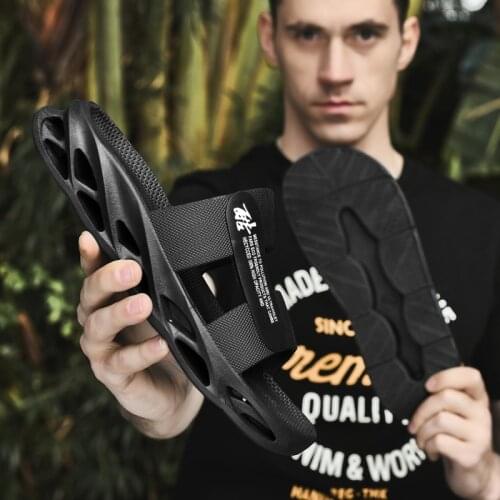 Comfortable Pool Sandals Summer Outdoor Beach Shoes Slip On Garden Clogs Casual Water Shower Slippers Unisex Zapatos