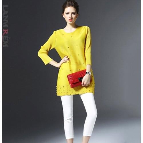 LANMREM 2021 Autumn Fahion New Pleated T-shirt For Women Three Quarter Sleeves Loose Beading Casual Round Collar Tops NA948