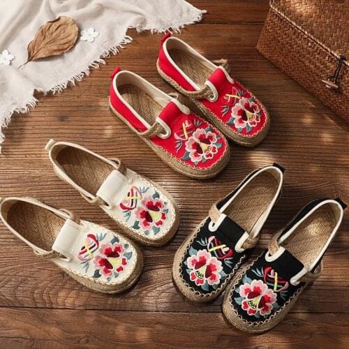 Spring Autumn flat bottom national style elegant embroidered shoes canvas embroidered fashion casual shoes