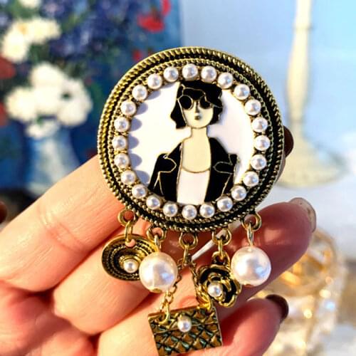 Retro fragrance beauty figure Brooch Pendant sweater pin evening dress accessories luxury Brooches