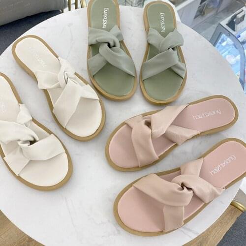 2021 New Cross Sandals Womens Fashion Korean Version of The Word Outer Wear Slippers Casual Flat Bottom All-match Womens Shoes