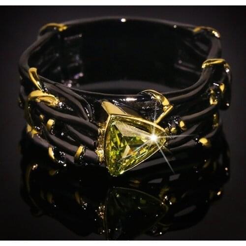 New Gothic niche designtwocolor irregular tree shape shape inlaid triangle topaz romantic charming charm style ring high jewelry