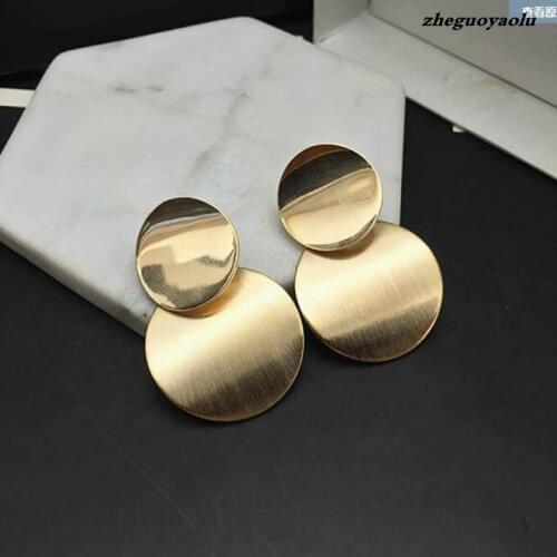 2018 Fashion Metal Smooth Earrings Ladies Gold And Silver Jewelry Simple Retro Pendant Circle Earrings Indian Jewelry Brincos