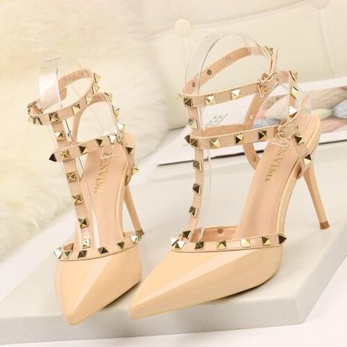 Womens Shoes 2020 Summer Fashion Rivet Womens pointed shallow mouth high heel single shoes womens summer new sandals