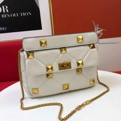 2021 New Luxury Designer Brand Handbags Rivet Chain Leather Full Sheepskin Leather Belt Handle Clutch Bag Flip Female Handbag