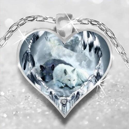 I & FDLK Fashion Women Girl Silver Color Heart Pendant Necklace Wolf Pattern Pendant Jewelry Gift