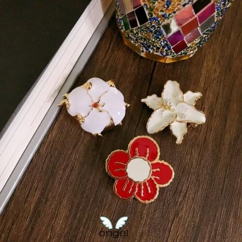 Exquisite Japanese and Korean flower and plant brooch small red flower cotton lily small retro