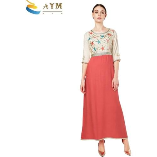 Muslim long skirt embroidered robe Arab ladies Middle Eastern womens short-sleeved big swing dress
