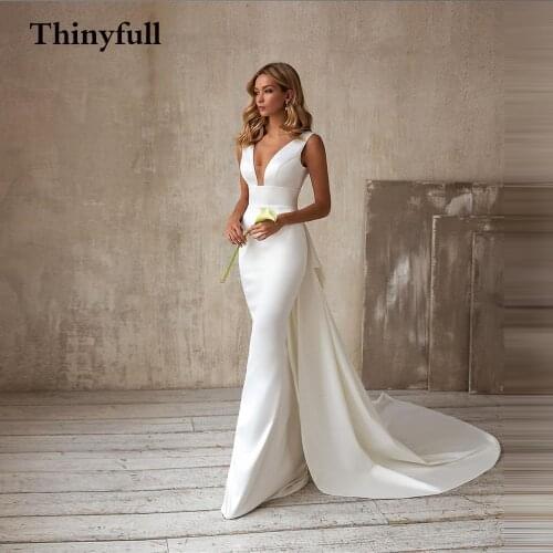 Eightree Simple V Neck Spaghetti Wedding Dresses Backless Bow Mermaid Beach Dress Princess Bridal Gowns Marraige Dress