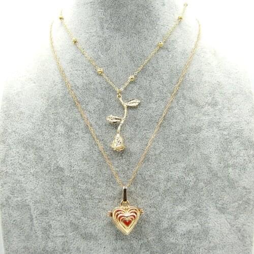 New Model Rose and Cute Heart Locket Women`s Aroma Oil Diffuser Short Chain Pendant Necklace