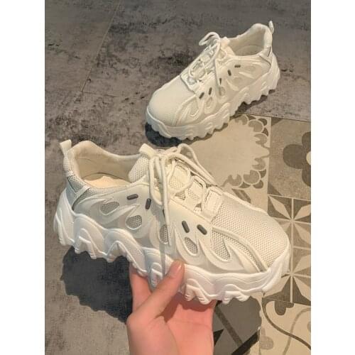 Female Korean version of the wild sports shoes 2020 autumn and winter new thick bottom casual shoes student running shoes
