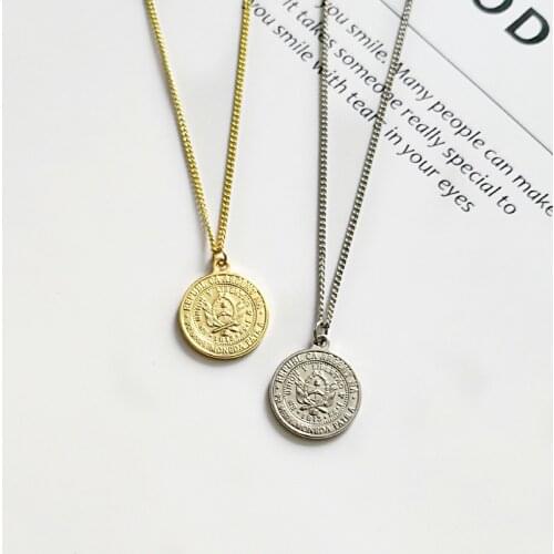 Retro Argentina 1 Peso Gold Color Coin Necklace Sun of May Round Face Carve Pendant Necklaces Sunrise Women Disc Neclace Gift