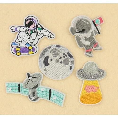 Cute Astronaut Planet Badge Patches for Clothing DIY Stripes Applique Clothes Sticker Iron on Creative Embroidered Cloth Fabric