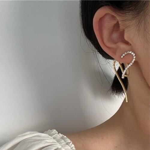 Chic Gold Hollow Geometric Wave Line Crystal Heart Statement Stud Earrings for Women Fashion Jewelry 2020 New