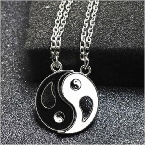 Best Friends Pendant Necklace Yin Yang Tai Chi Gossip Stitching Set Black White Couple Pair chain Necklace Mens Gift