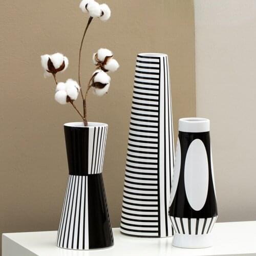 Nordic design creative black and white ceramic vase abstract flower arrangement flower retro desktop home craft decoration