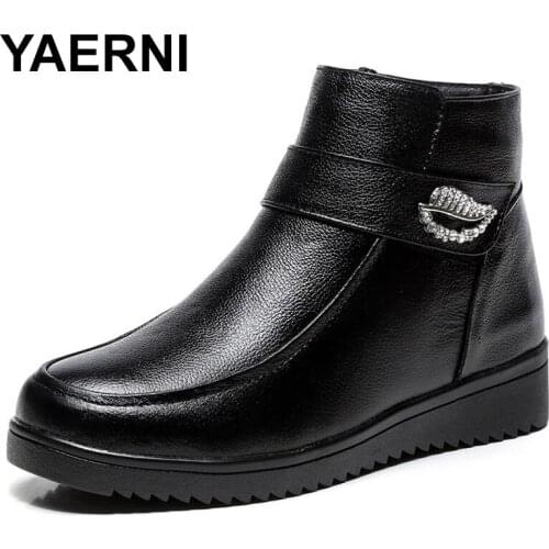 YAERNI 2021 Big Size 35-43 Women Snow Boots Thick Plush Warm Winter Ankle Boots Women Flat Shoes Genuine Leather Waterproof