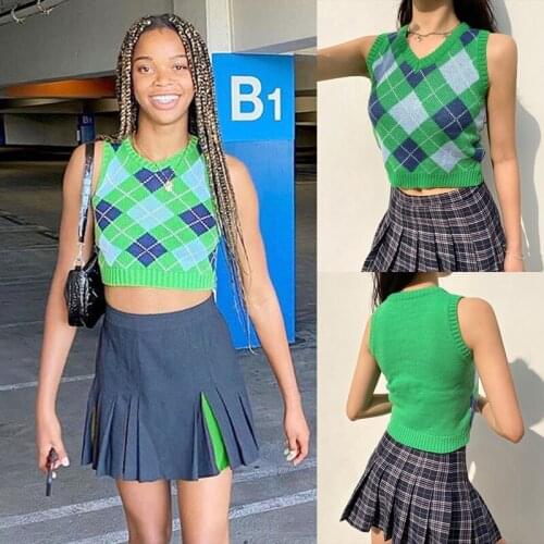 Womens European and American College Wind Diamond Plaid V-Neck Knit Sweater Womens Sleeveless Base Top Green