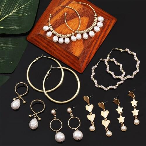 Retro Exago Golden Pearl Geometric Metal Earrings Europe and America Big Crew Ear Rings Womens earrings beautiful gift