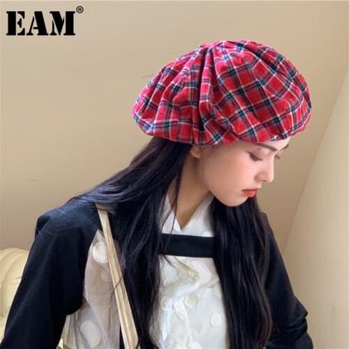 [EAM] Women Red Plaid Big Casual Berets Hat New Round Dome Temperament Fashion Tide All-match Spring Autumn 2021 1DE1056