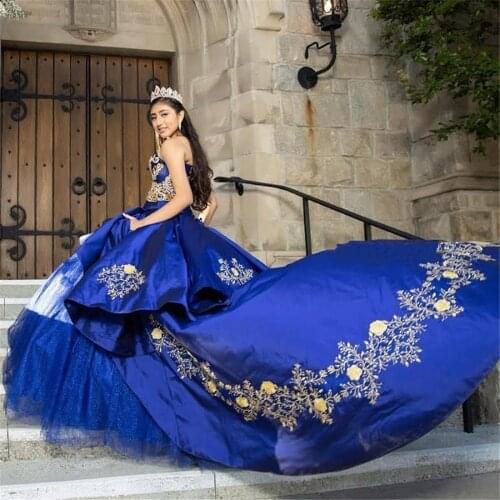 Spraying Women's Dresses With A Train