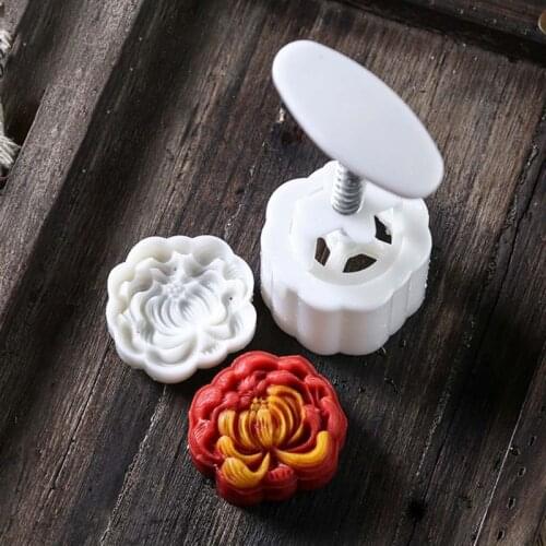 Mid-Autumn Festival 50g Mooncake Mold 3D Chrysanthemum Design Cookie Stamp DIY Moon Cake Mold