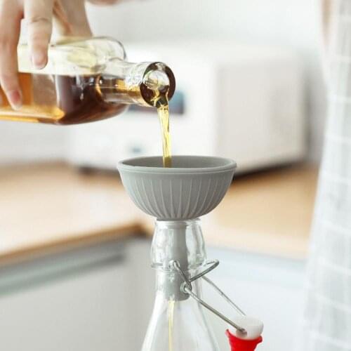 Foldable Silicone Funnel Soft Collapsible Portable Kitchen Funnel Transfer Oil Soy Sauce Vinegar More Liquid Dispensing Kitchen