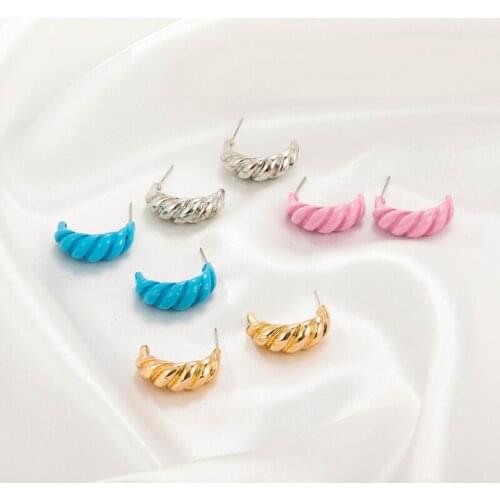 Trendy Twisted Metal C-Shaped Croissant Earrings Colorful Geometric Circle Studs Earrings Ear Stud for Women Party Jewelry