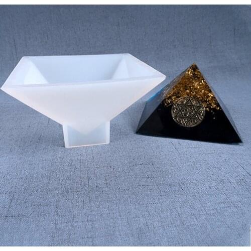 Large Pyramid Shape Diy Silicone Clay Molds Making Ornament Craft Mould 9.5X9.5X6Cm