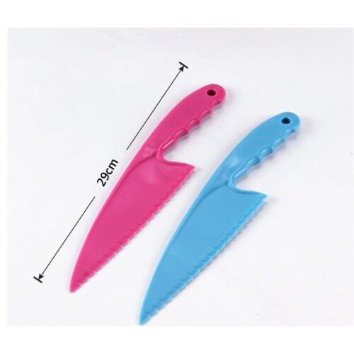 300pcs/lot Pizza Cake Bread Plastic Cutter Cake Knife Food Grade PP Serrated Blade For Cut Sushi Baking Kitchen Supplies SN89