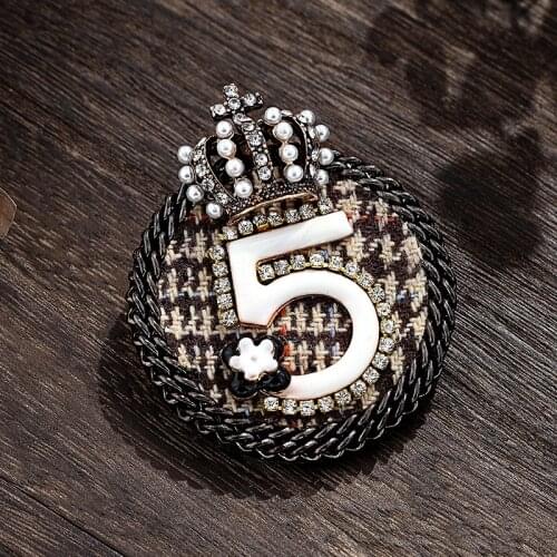 Luxury Vintage Crown Brooch Letter 5 Full Crystal Rhinestone Pearl Brooch Pin Unisex Party Badge Tassel Flower Brooch woman gift