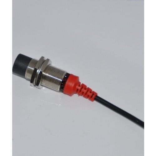 F3C-18EN08-N / N2 / P / P2 R2M F&C M18 Proximity Switch 360 Degrees View LED red tube for protection 100% New Original