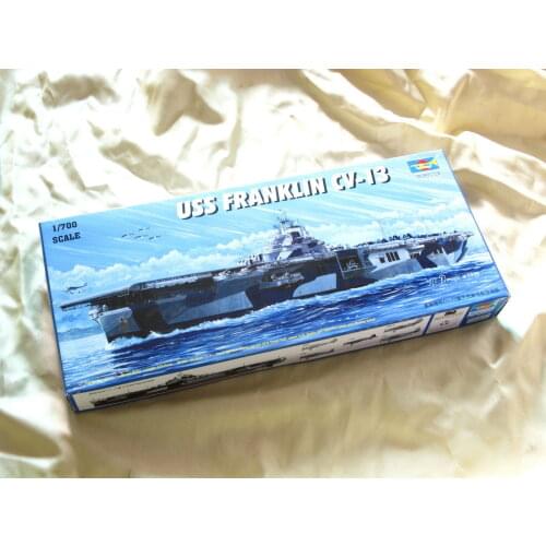 Trumpeter 05730 1/700 Scale USS CV-13 Franklin Aircraft Carrier Static Model TH06841-SMT6