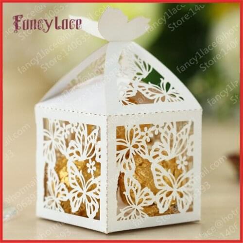 25PCS 2017 new diy Laser Cutting Butterfly Gift Candy Boxes wedding favor chocolate box Customized for Wedding Party Decoration