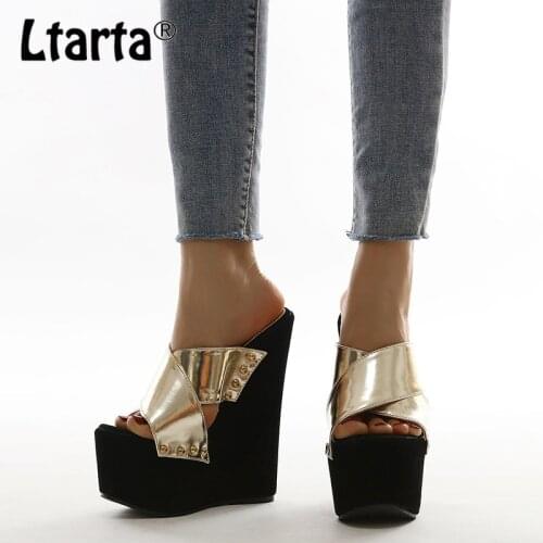 LTARTA 2021 Summer Golden Roman Women Peep Toe Platform Wedges Slippers Sandals Women Fashion High Heels Female Shoes CWF