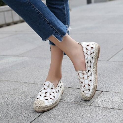 Shallow flower hollow breathable flats shoes woman summer round toe cane weaving sole fisherman shoes soft sole non-slip loafers