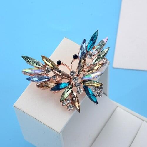 Lovely elegant fashion natural animal inlaid rhinestone crystal butterfly brooch pin women male jewelry gift accessories