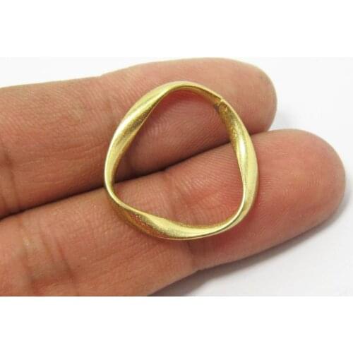 10pcs Brass twisted Triangle rings 23mm Welded Raw brass findings R638