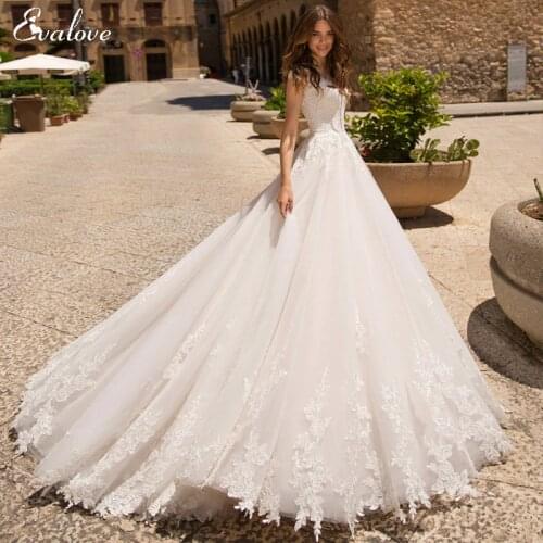 EVALOVE Romantic Scoop Neck Button Cap Sleeve A-Line Wedding Dress Gorgeous Appliques Court Train Customized Vintage Bridal Gown