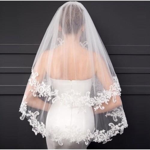 2020 New 2 Tiers White Ivory Lace Appliques Edge Wedding Bridal Veil With Comb Women Short Bridal Veil