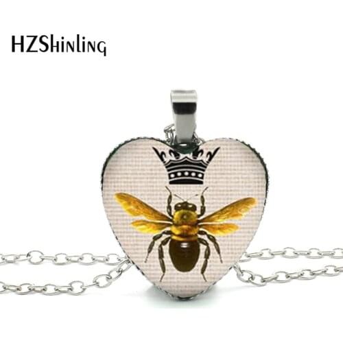 New Queen Bee Heart Necklace Queen Bee Pendant Insect Heart Jewelry Murano Glass Heart Necklace HZ3