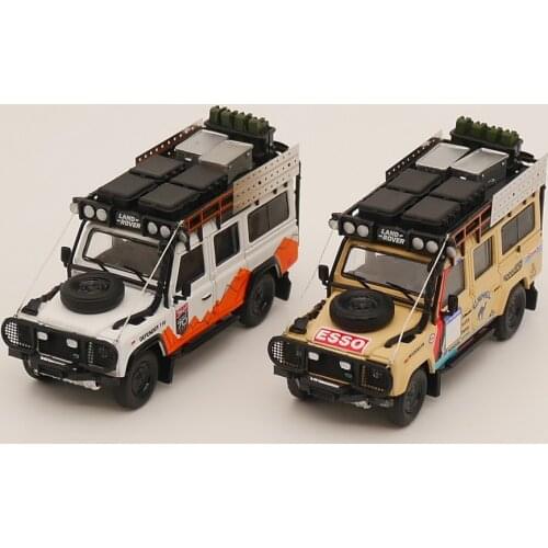 Master 1:64 Defender 110 with Luggage Diecast Model Car Metal Toy