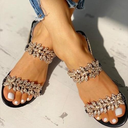 New Women Crystal Slippers Summer Fashion Rhinestone Petal Womens Sandals Female Flat Shoes